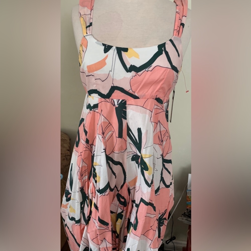 Full Circle woman’s floral dress size 10 SMALL NWT